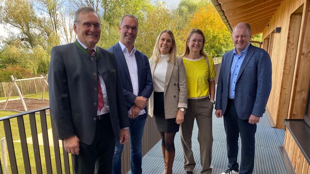 (v.l.): 1. Bürgermeister Georg Spornraft-Penker, Gemeinderäte Bernhard Muggenthaler , Anna Buchner, Annette Hirsch und Christian Götz.