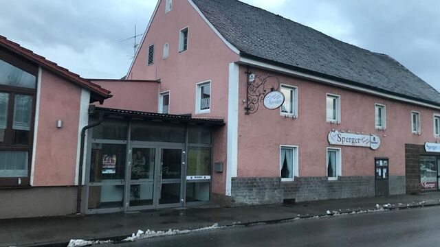 Kehrt in der derzeit geschlossene Gasthaus in der Ortsmitte bald wieder Leben ein?