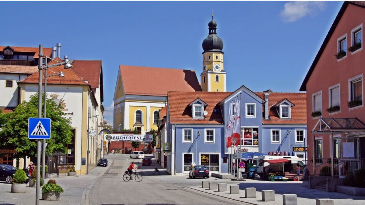 Marktplatz / Kirche